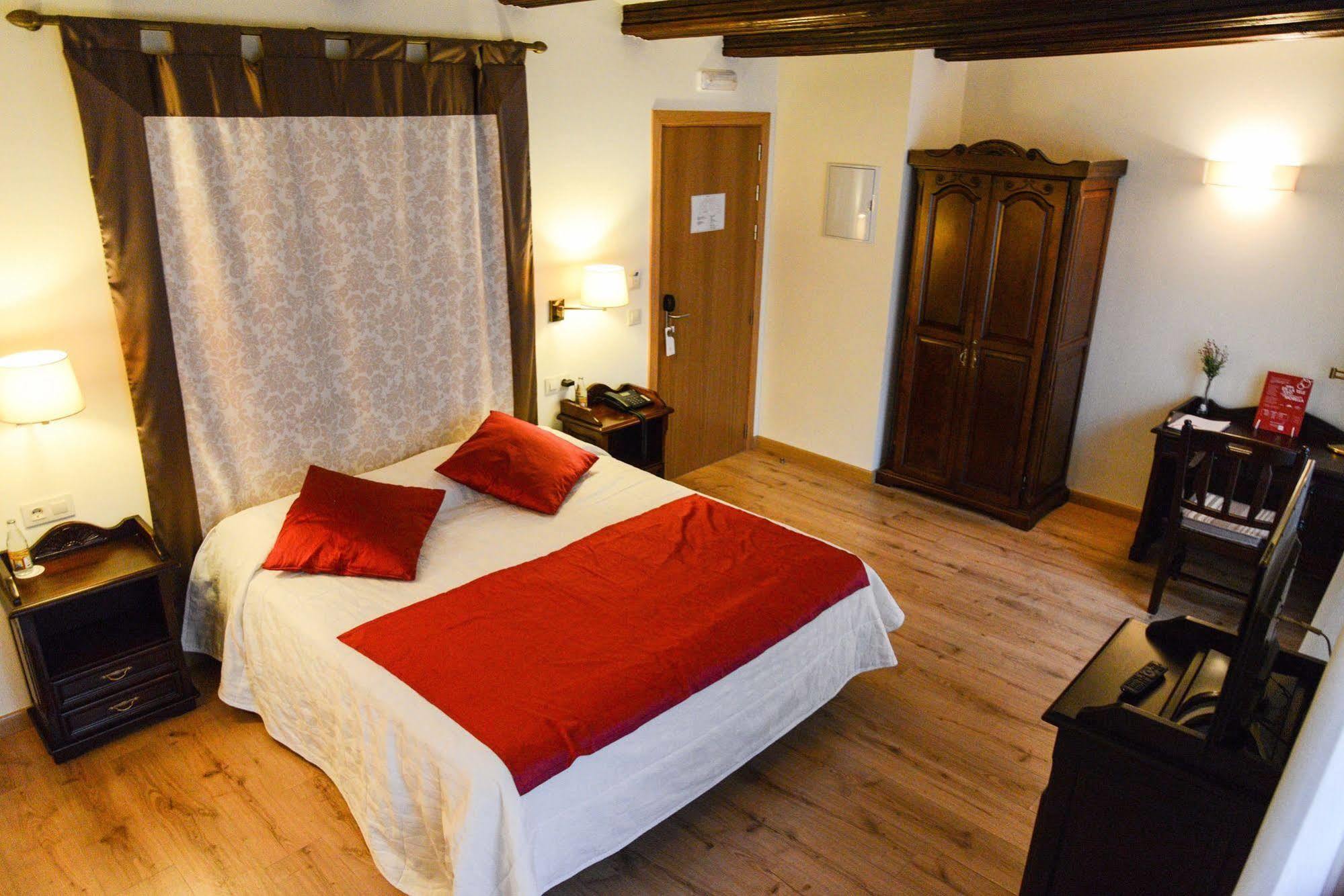 Hotel Cardenal Ram Morella Bagian luar foto